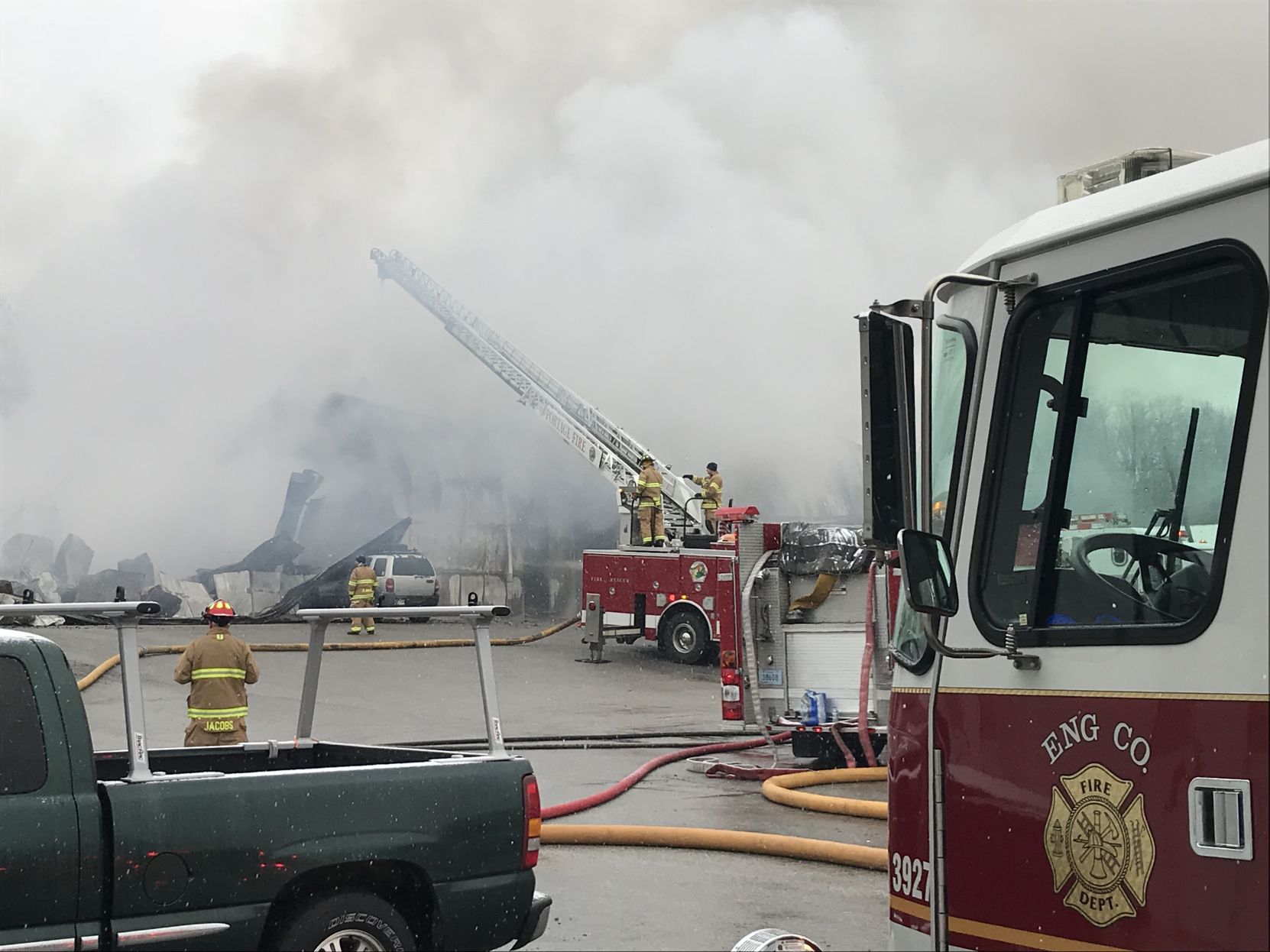 Part of Lincolnway shut down as Valparaiso firefighters battle blaze at commercial building